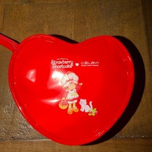 Strawberry shortcake mini heart wristlet with 4 make up puffs new set